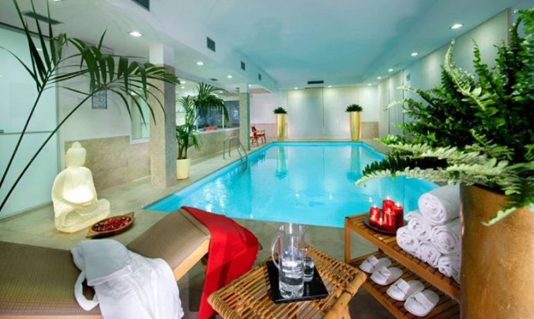 theregentsanmarino en special-family-offer-in-hotel-in-san-marino-with-pool 017